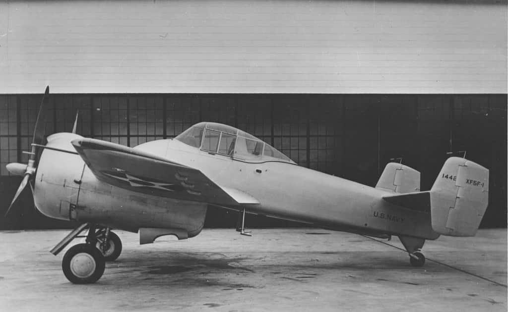 Самолет Грумман XF5F-1 с новыми створками основных стоек шасси, сделанными в ходе первого этапа испытаний. Они не показали особых преимуществ перед старой системой закрытия ниш и при дальнейшей переделке мотогондол вернулись к первоначальной схеме